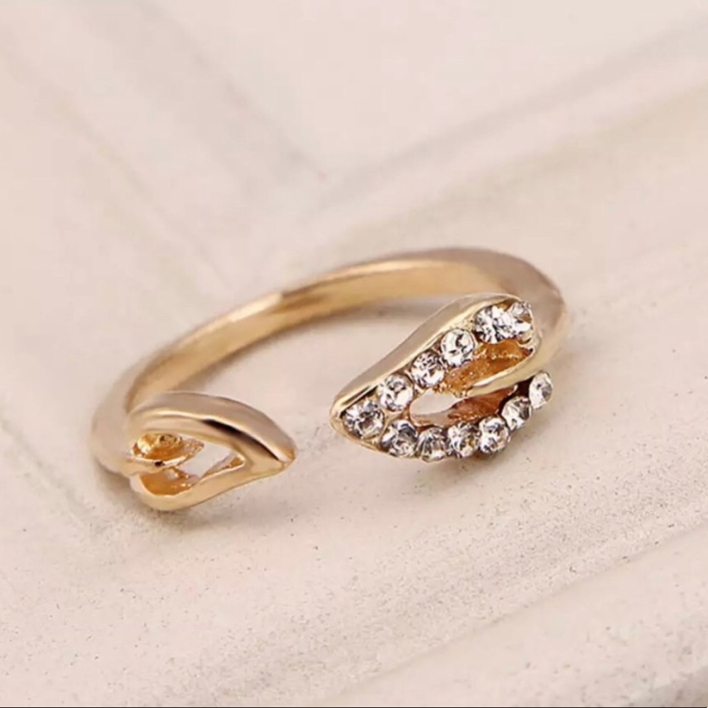 🛍2/$15or5/$25 NEW Golden Hearts Adjustable Ring! - Picture 3 of 6